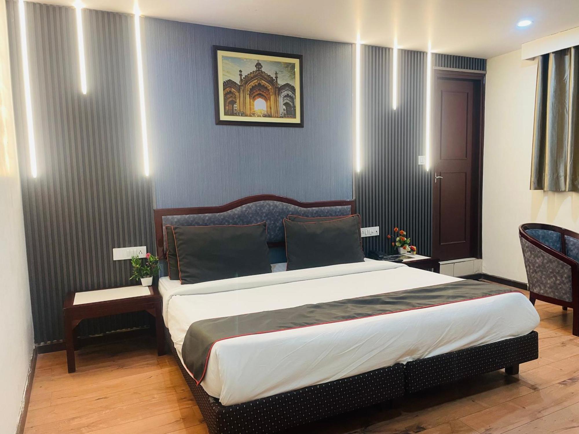 The Royal Presidency Inn Lucknow Exterior foto