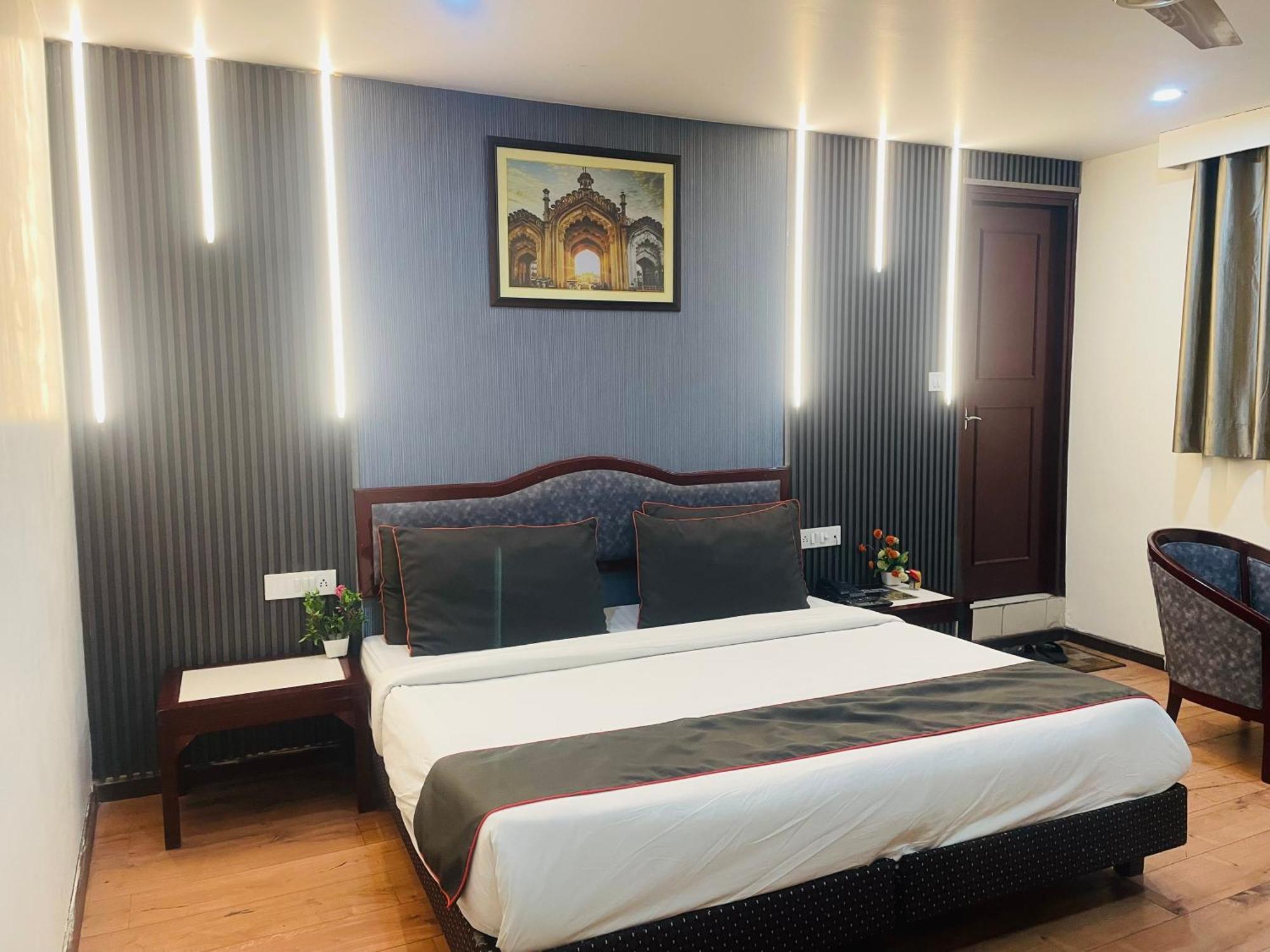 The Royal Presidency Inn Lucknow Exterior foto